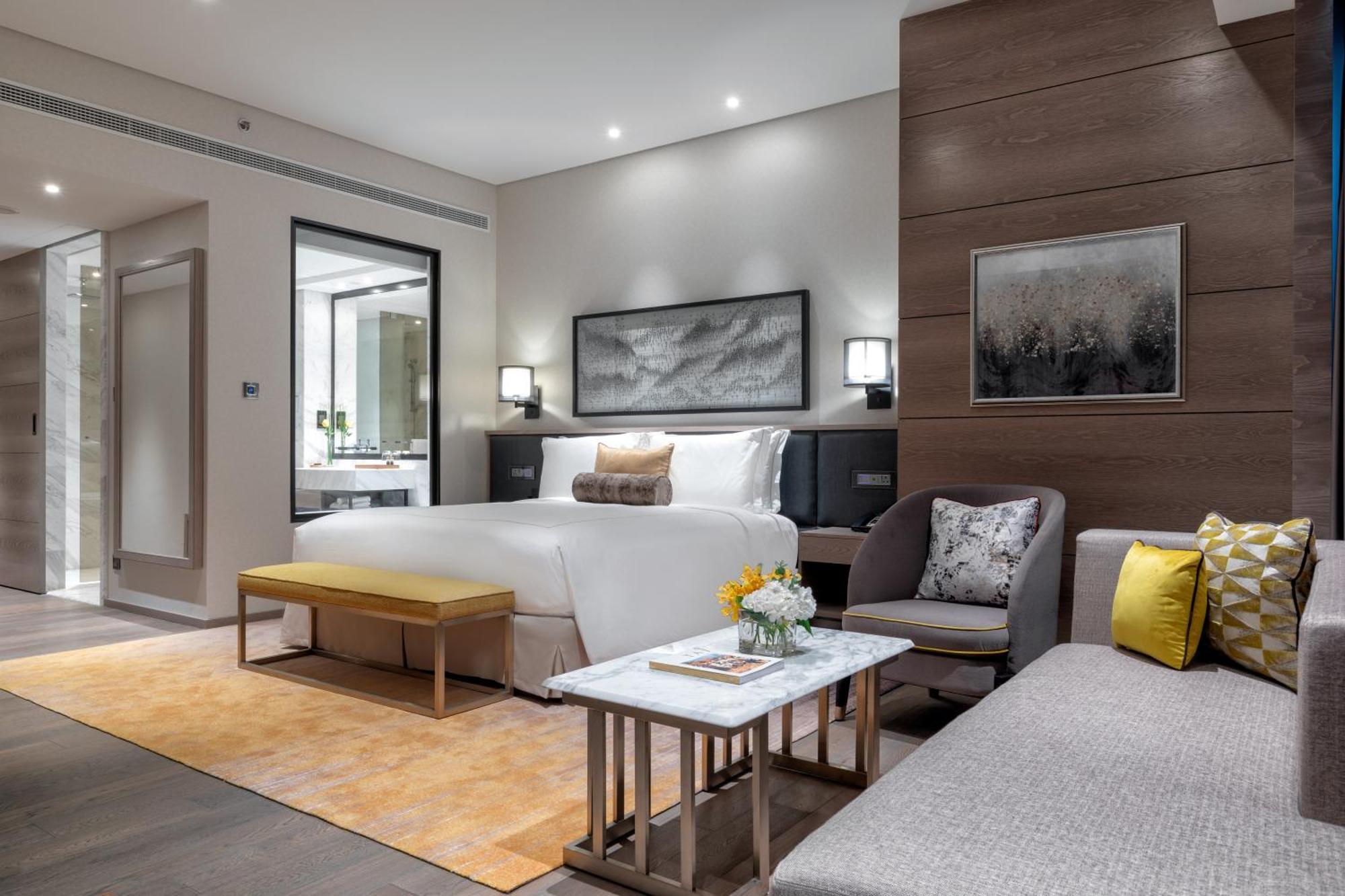 One Bedroom Balcony Suite,1458384139:JPEG